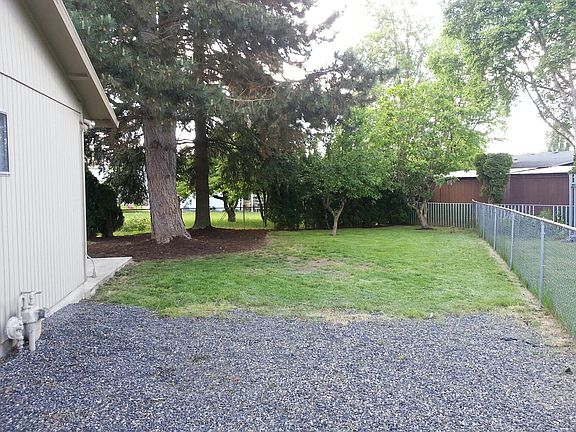 3rd image of 1677 SE 52nd Ave