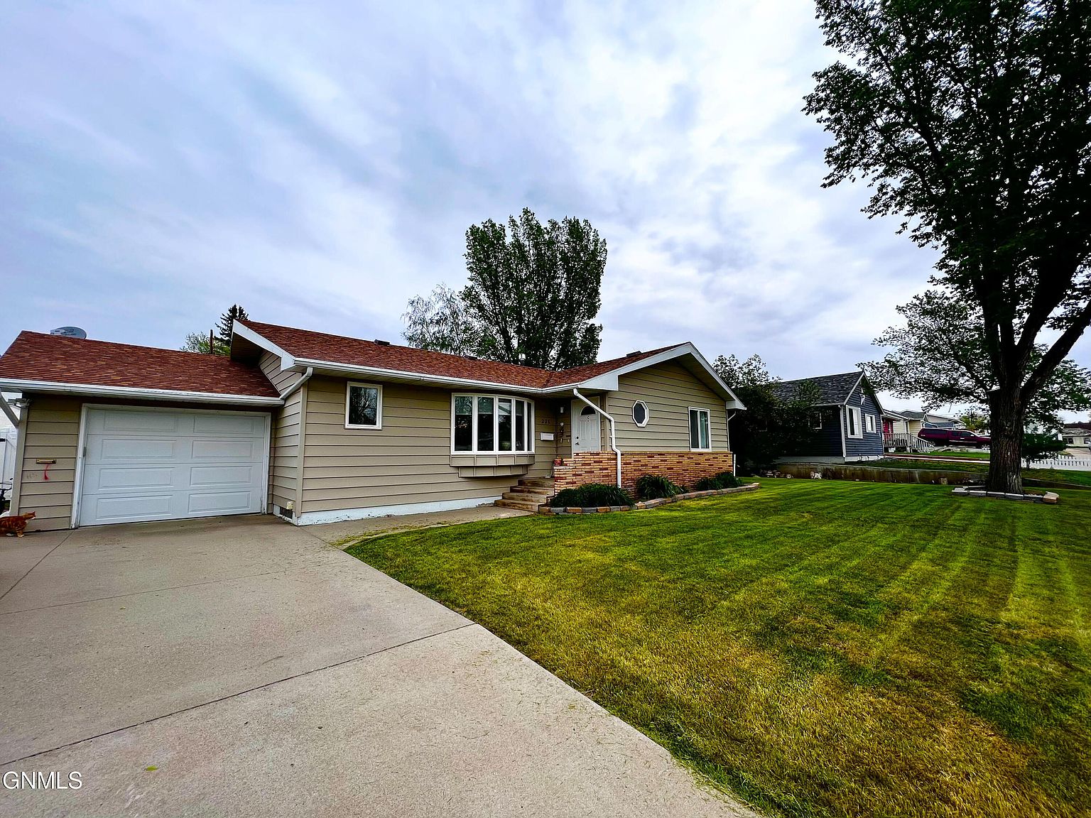 226 W Laurel Ave, Plentywood, MT 59254 Zillow