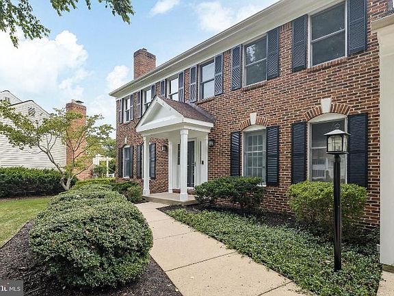 3rd image of 3005 Cross Creek Ct