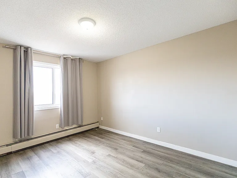 412 Huntsville Cres NW — Photo 18