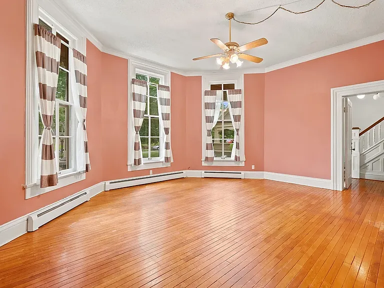 1004 Delaware Ave #1 — Photo 4