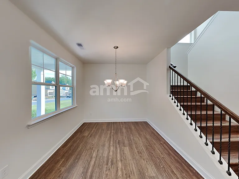 5070 Hudson Valley Dr — Photo 7