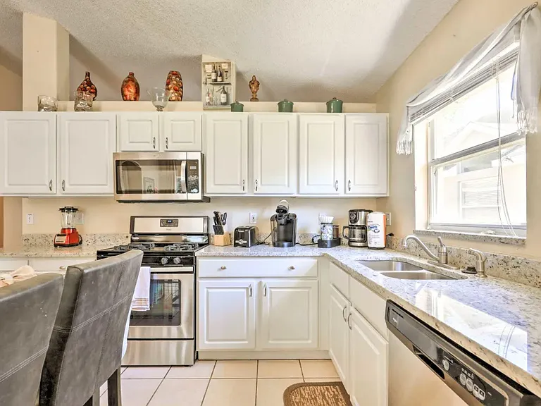 15906 Bay Vista Dr — Photo 16