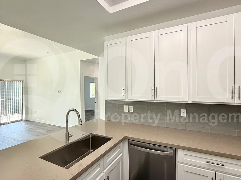 9160 N 67th Ave #226 — Photo 41