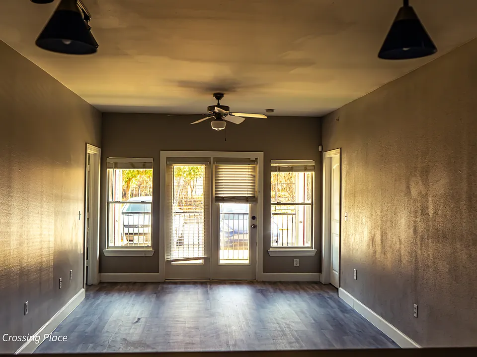 1901 Crossing Pl #2103