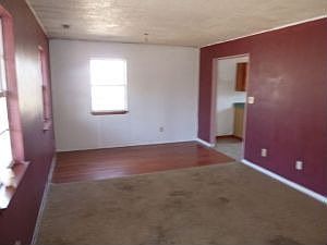 3rd image of 4335 Palmer Ave NE
