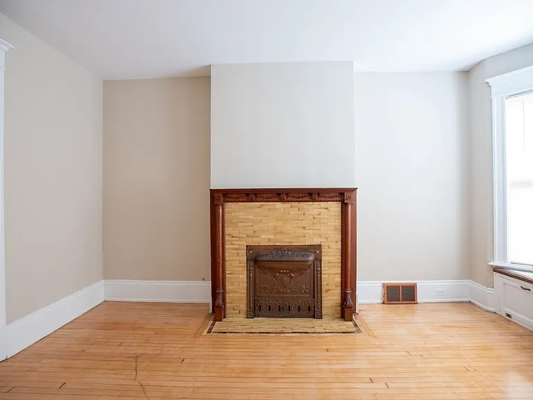 2728 N Murray Ave — Photo 4