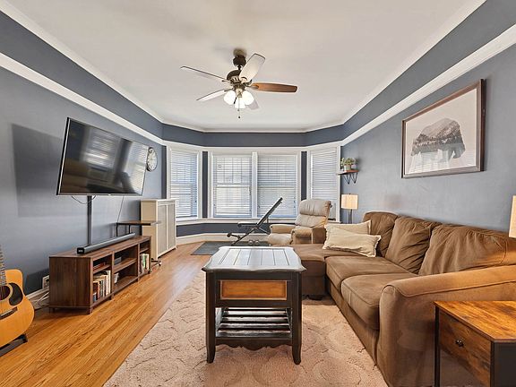 3rd image of 5505 N Winthrop Ave #2-I