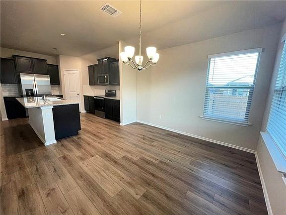 4th image of 192 Beth Ann Loop