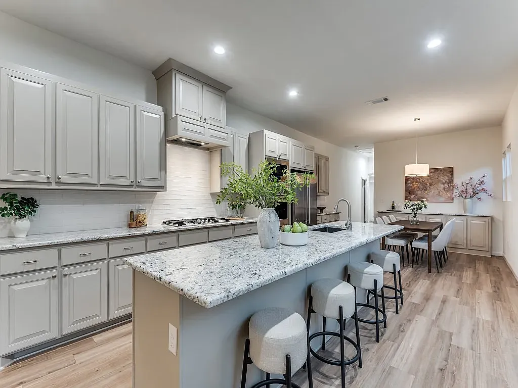 Building Photo - 323 S Montclair Ave #1