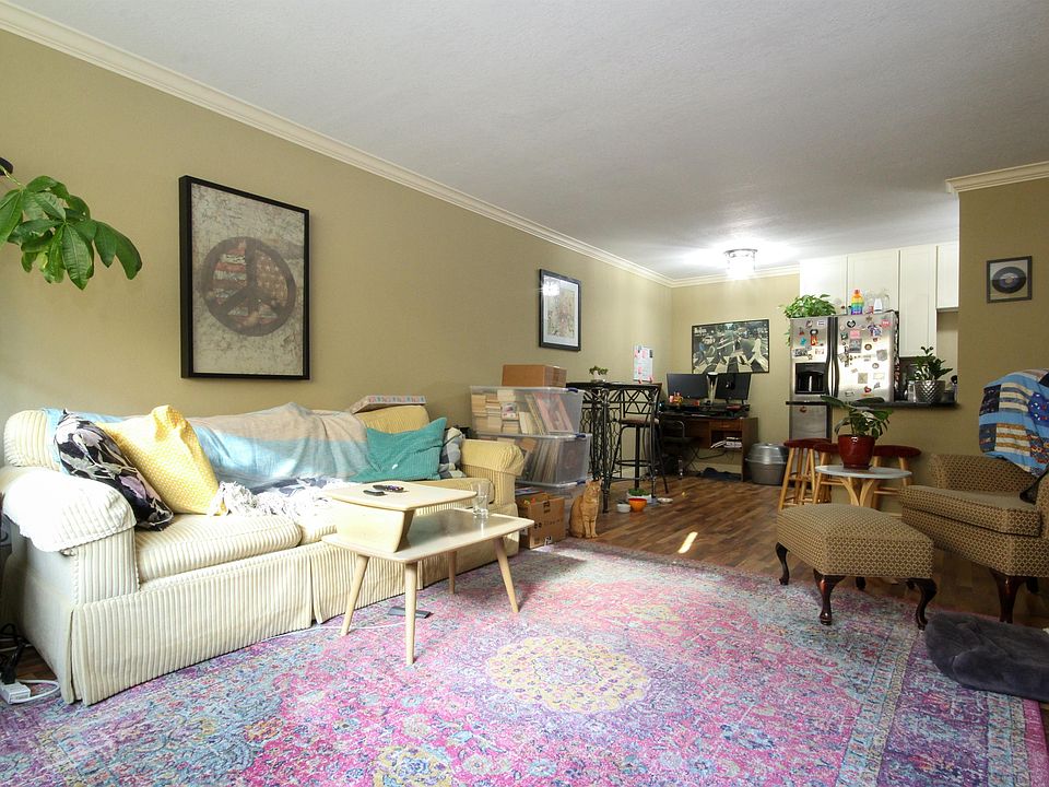 1st image of 3120 Hennepin Ave Unit 102