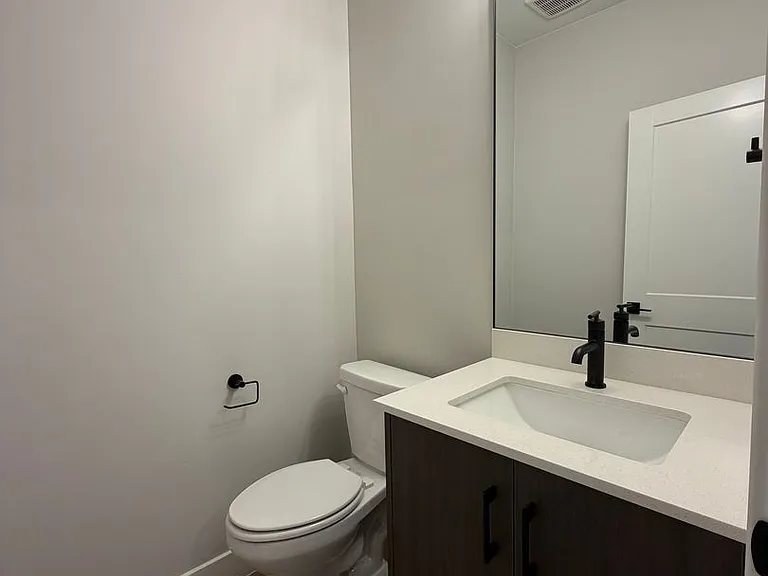577 E Hemsworth Ln — Photo 18