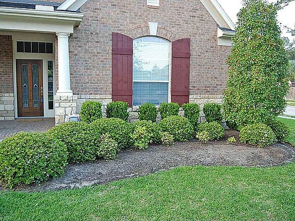 2nd image of 15914 Bennet Chase Dr