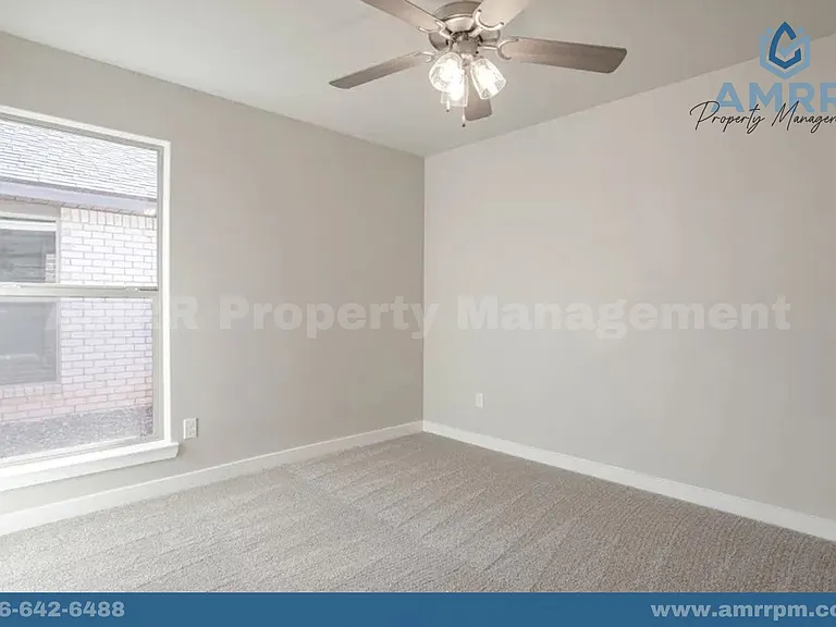 7216 East Cres #99-1/2 — Photo 4