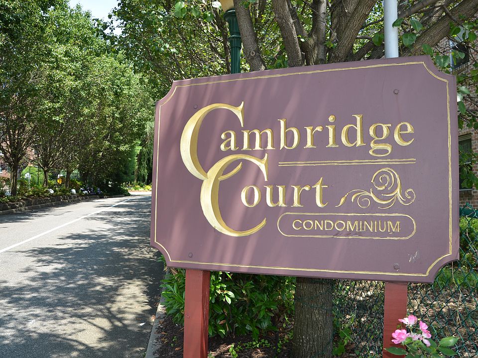 1st image of 110 Cambridge Ct