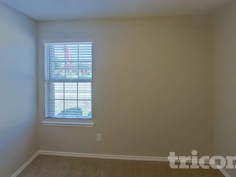 2511 Glen Hollow Dr — Photo 12