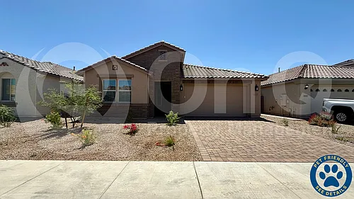 10207 W Crittenden Ln Photo 1