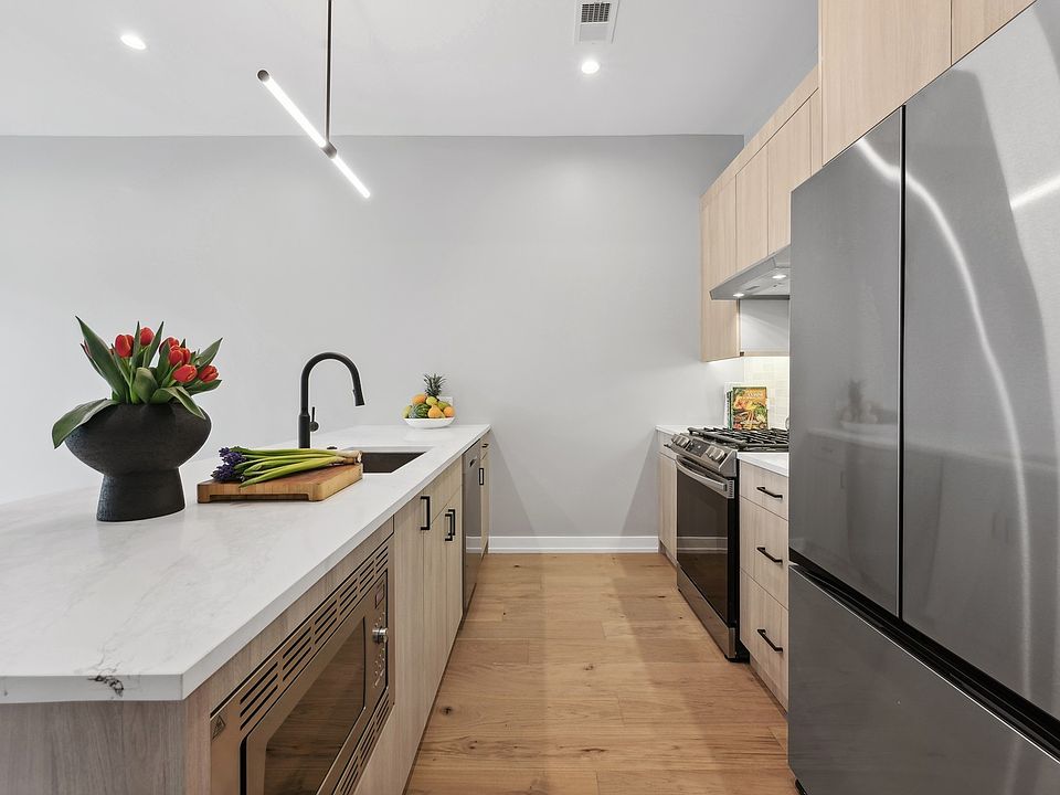 1st image of 7010 N Glenwood Ave #301