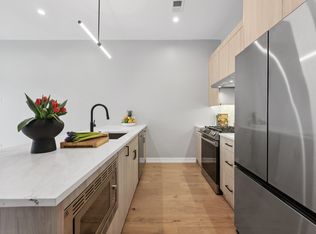 7010 N Glenwood Ave #301, Chicago, IL 60626
