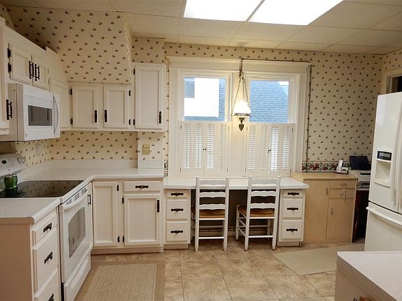 4th image of 1117 Lake Shore Dr