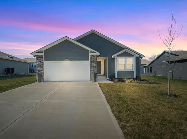 1906 N Crane Ln, Independence, MO 64058