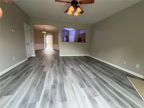5th image of 1917 Dilcrest Dr