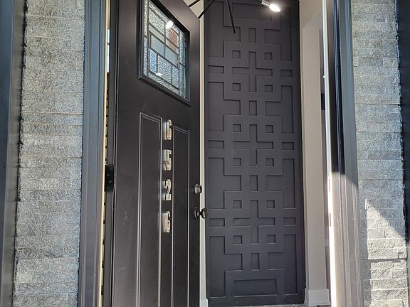 3rd image of 6526 S Eberhart Ave