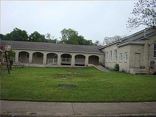4th image of 1401 Bouldin Ave