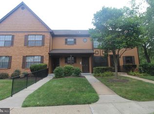 8 Barclay Ct, Lawrence Township, NJ 08648