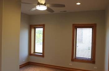 4th image of 4954 S King Dr Unit 2