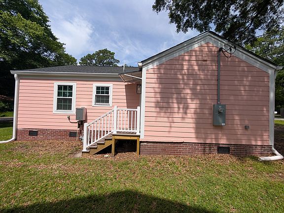 Side / rear entry