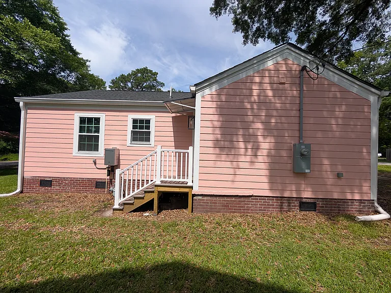 Side / rear entry