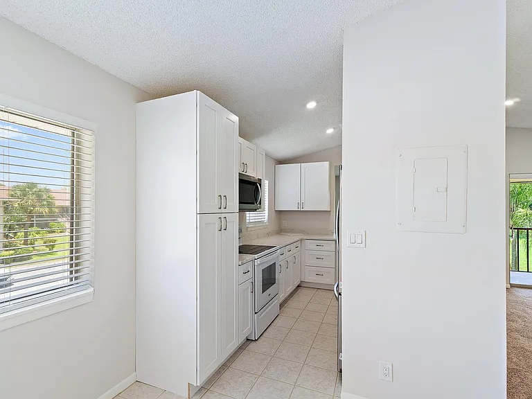 6531 Chasewood Dr #H — Photo 10