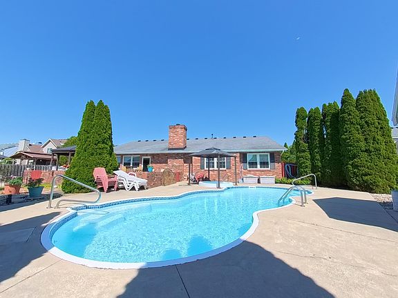 2nd image of 355 Wolf Creek Ct