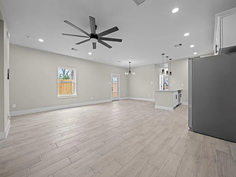 929 Green Meadow Ln #B — Photo 7