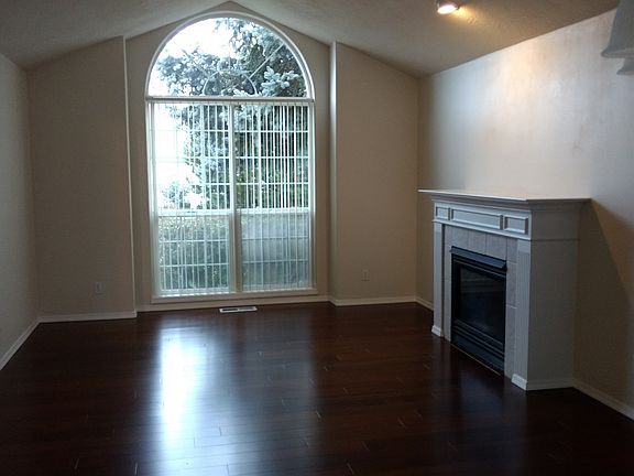 Vaulted Family Room