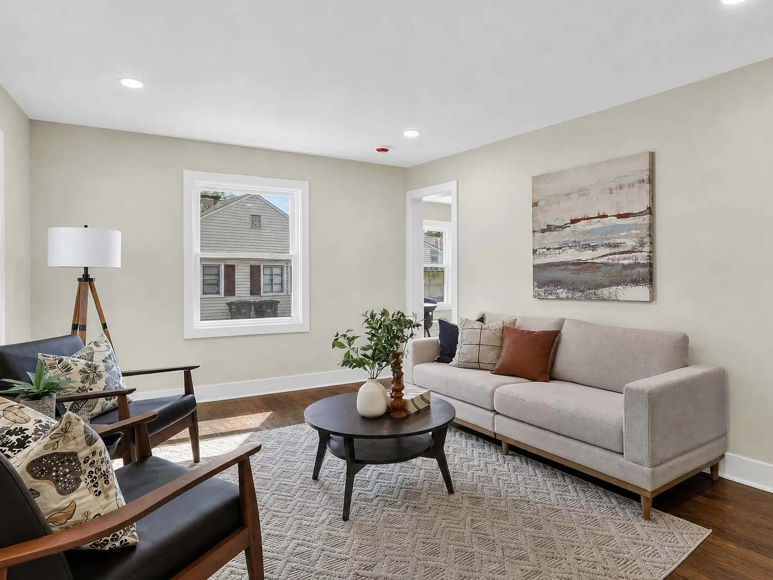 3 bed, 1309 sqft, $3,000 — Photo 3
