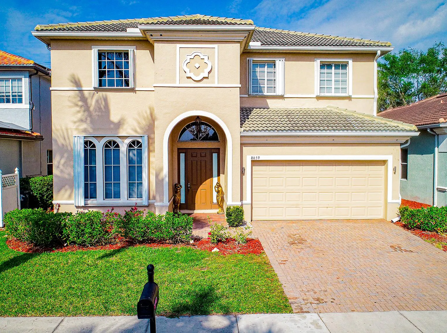 4 bed, 3100 sqft, $3,500 — Photo 1