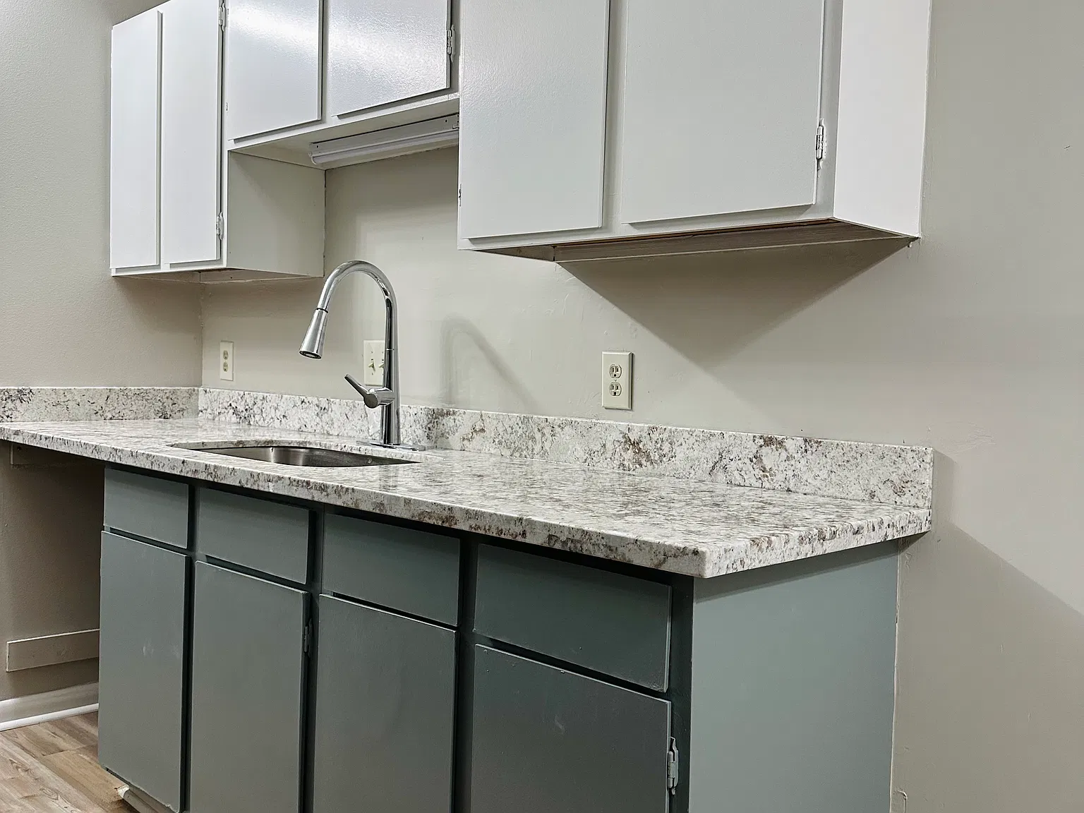 2 bed, 1.5 bath, 1000 sqft, $950 — Photo 3