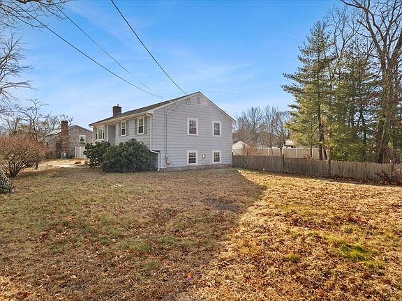 4th image of 205 Pond St
