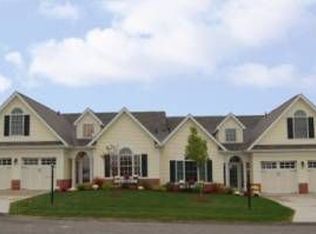 105 Spring Blossom Cir, Beaver Falls, PA 15010