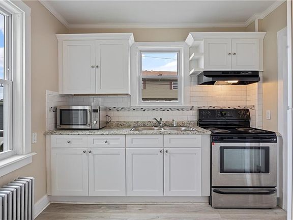 5th image of 204 Anthony St