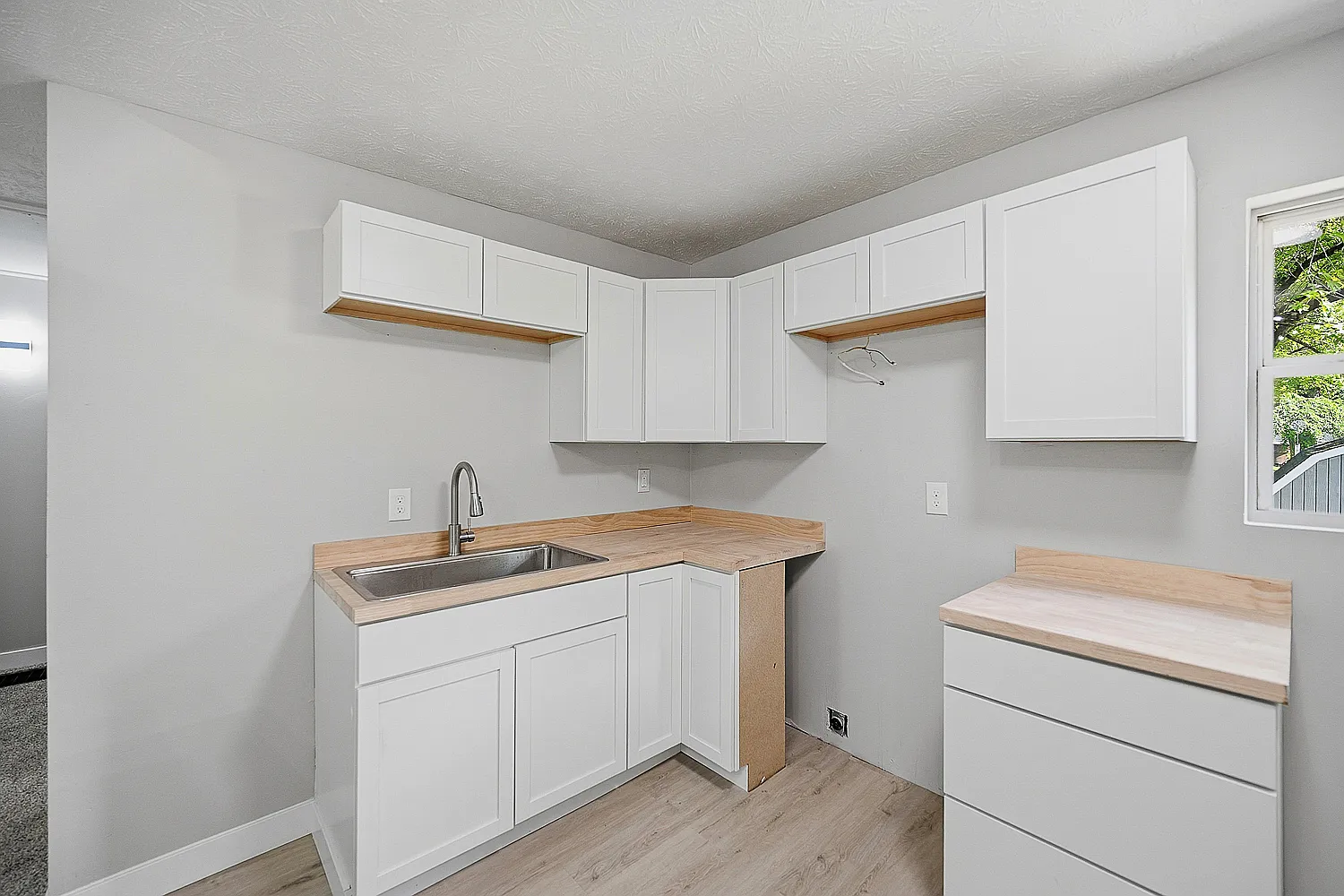 2 bed, 720 sqft, $1,200 — Photo 4