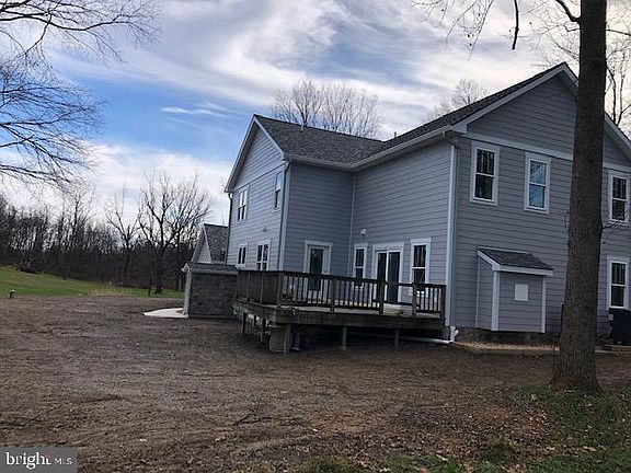 3rd image of 111 Sycamore Ln