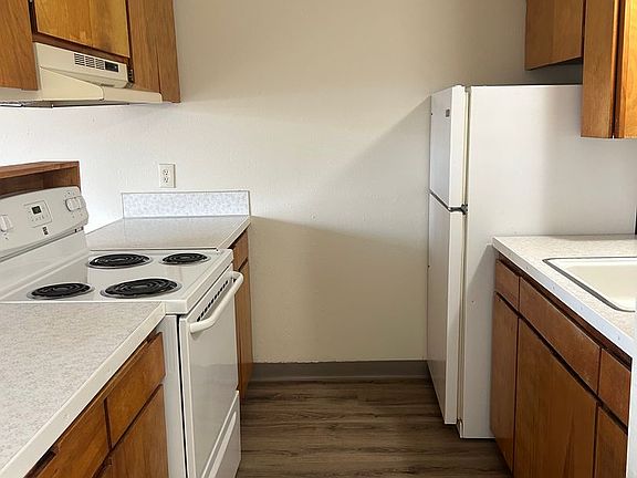 5th image of 1215 Pioneer St APT 6