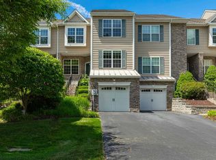 827 Huntington Dr, Fishkill, NY 12524