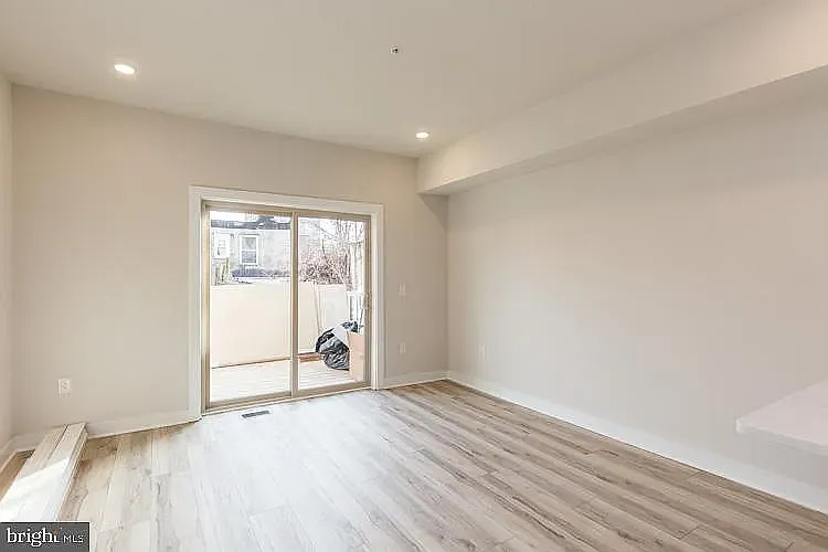 2039 N 3rd St #1 — Photo 14