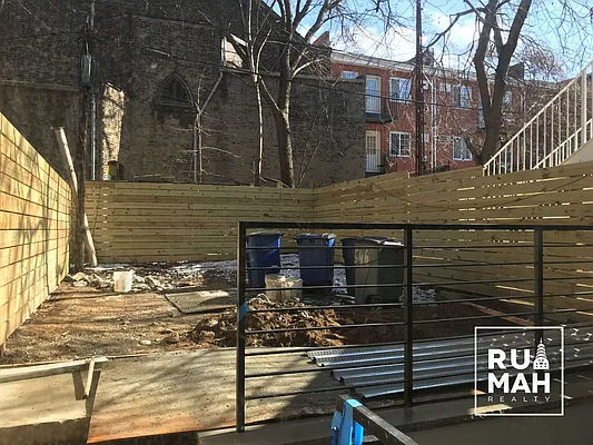 Sold by Rumah Realty Inc | media 29