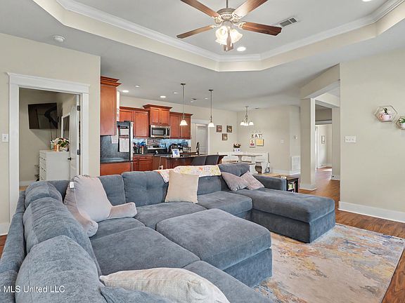 4th image of 14017 Fox Hill Dr
