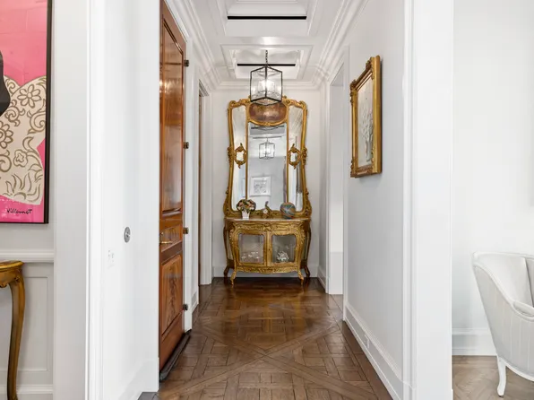 875 Park Avenue image 10 of 21